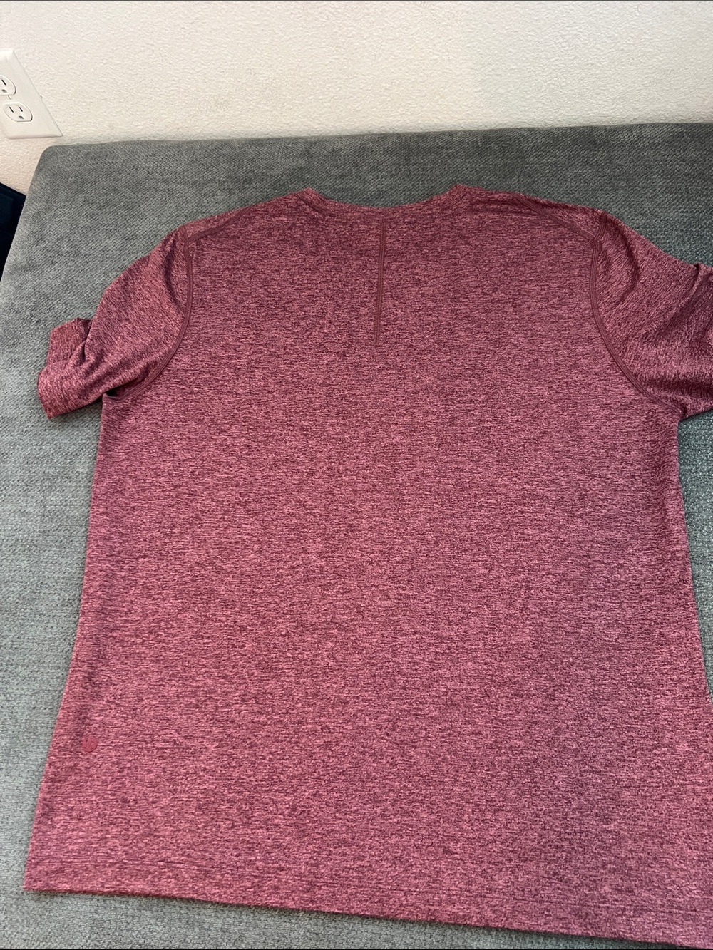 lululemon athletica Men's Heather Maroon Crew Tee - Picture 2 of 5